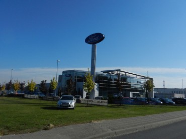 Place parkingi salon Forda Luboń
